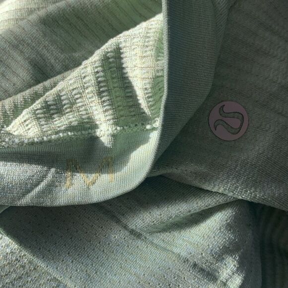 Lululemon Sleeveless Green Top - Picture 5 of 5